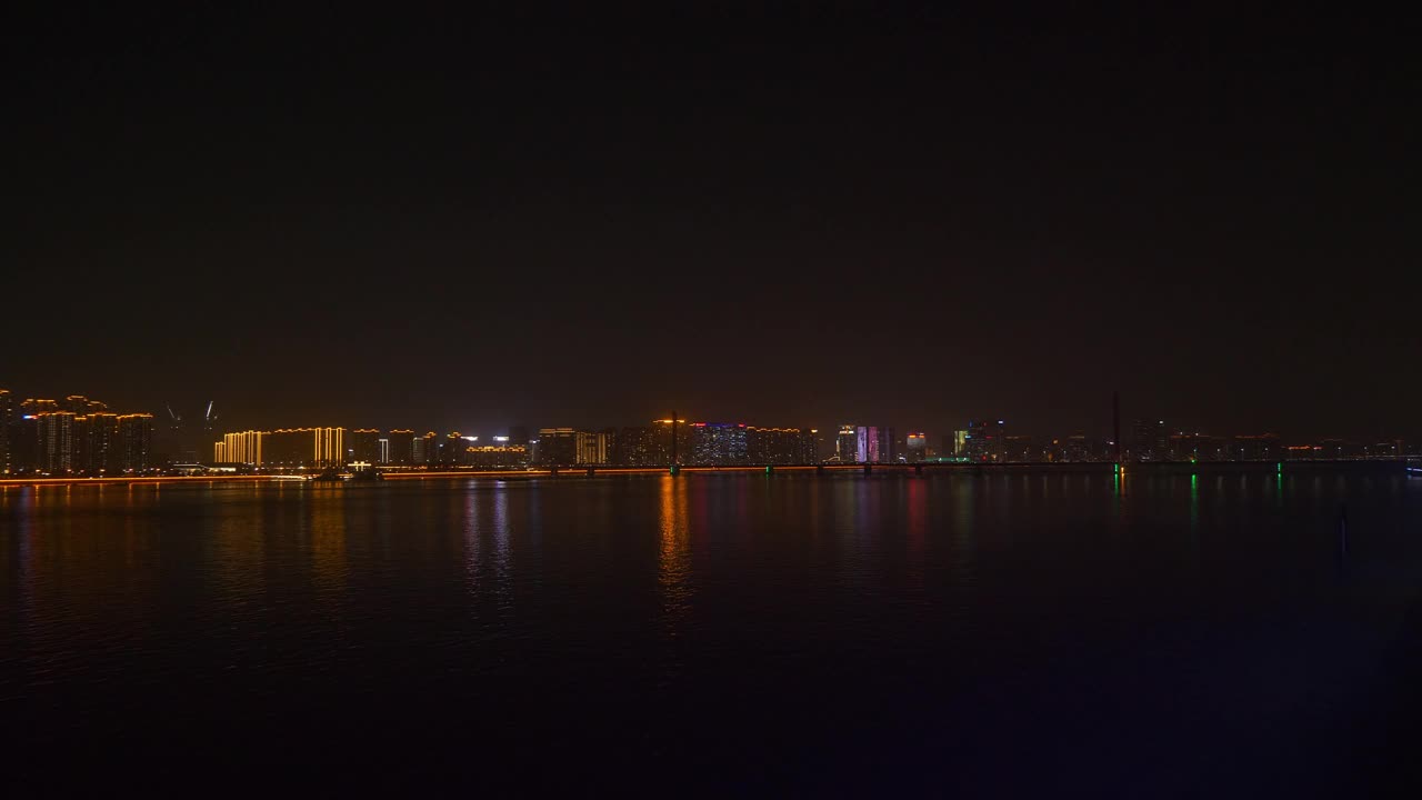 夜景照明杭州滨江湾全景4k中国视频素材