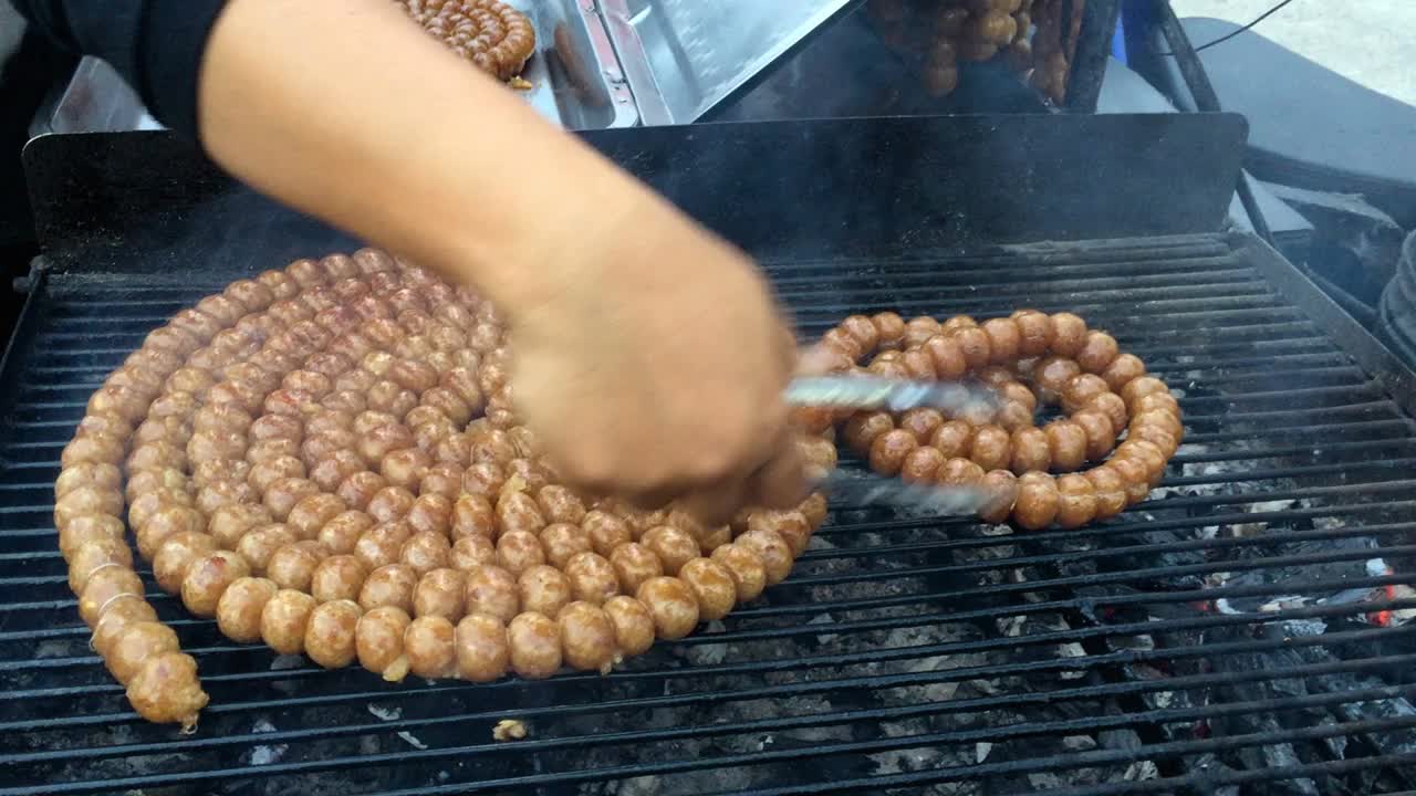 泰国香肠街头小吃啊，亚洲美食视频视频素材