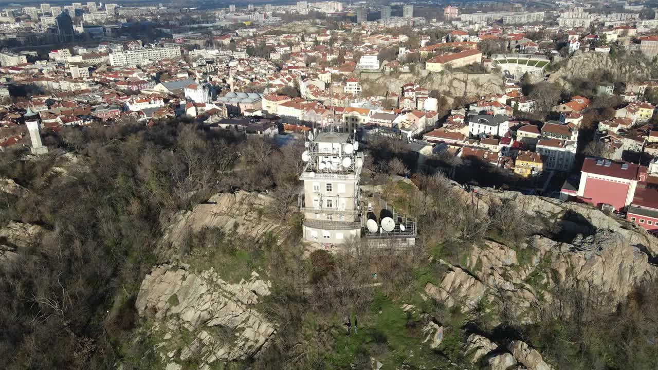 马里察河鸟瞰图和普罗夫迪夫市全景，保加利亚视频素材