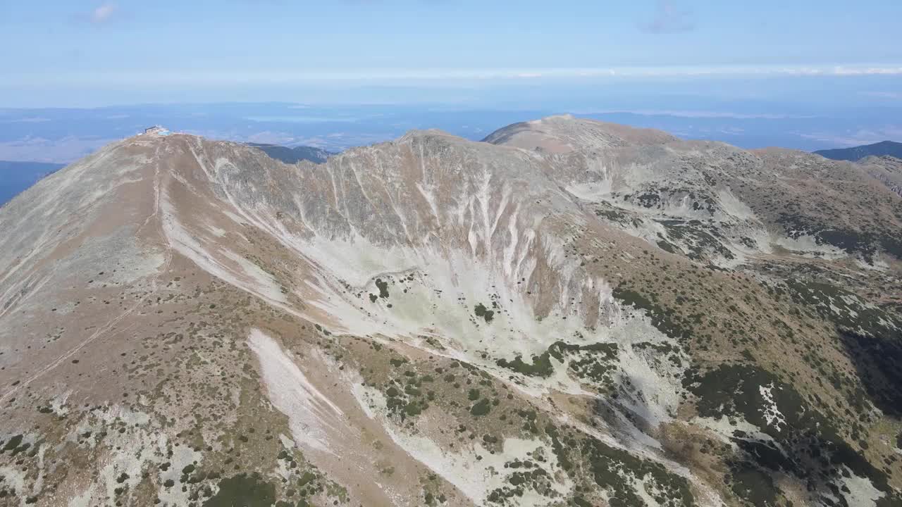 鸟瞰图穆萨拉峰，瑞拉山，保加利亚视频素材