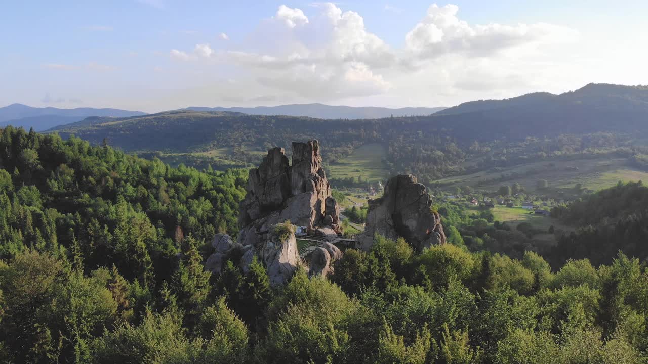 岩石的全景。视频素材