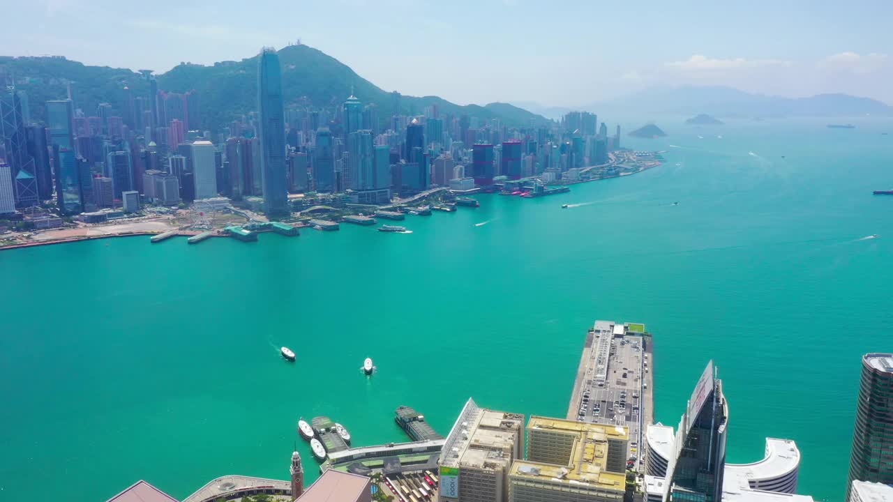 无人机拍摄的晴天空中九龙全景，香港视频素材