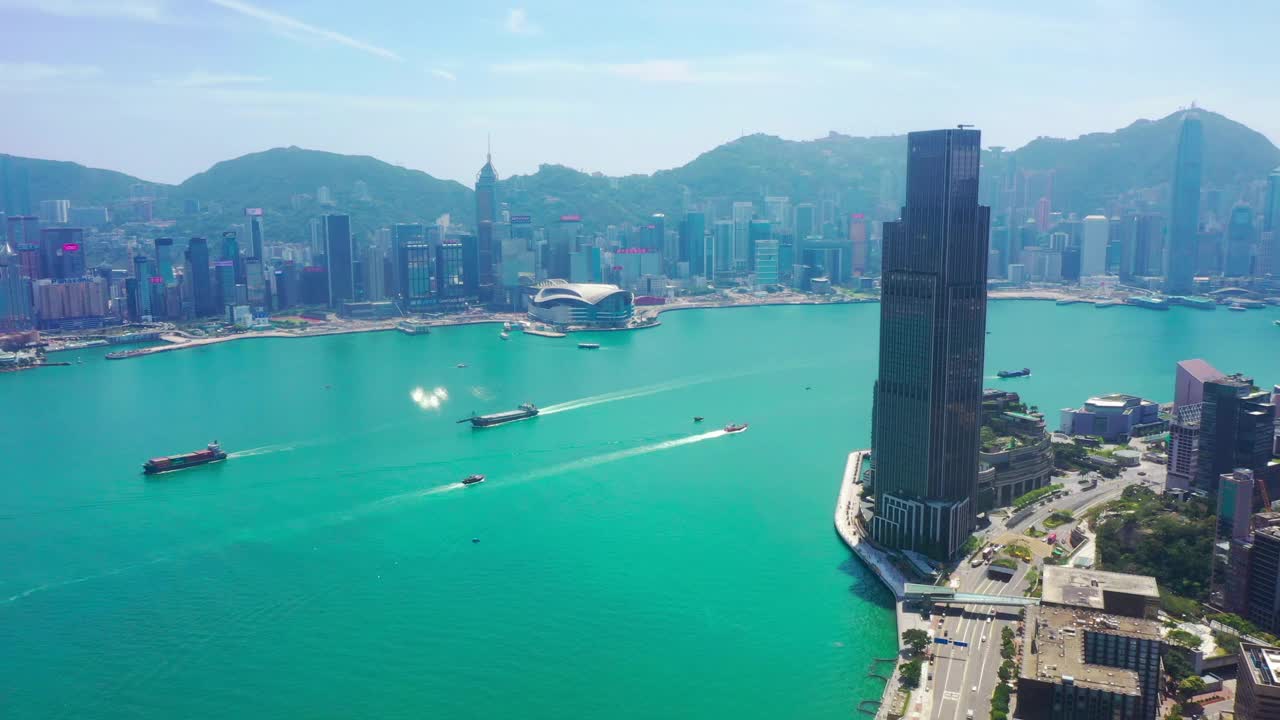 无人机拍摄的晴天空中九龙全景，香港视频素材