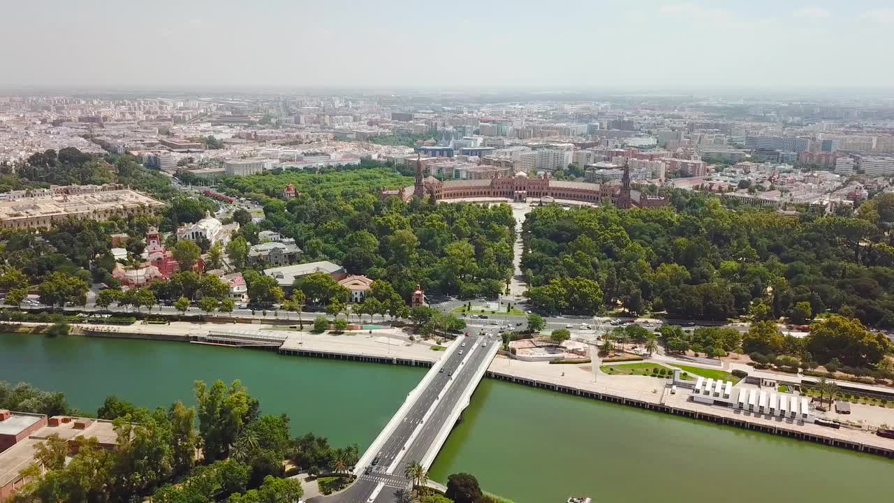 西班牙广场(Square Espana)，位于西班牙南部安达卢西亚省首府塞维利亚中心视频素材