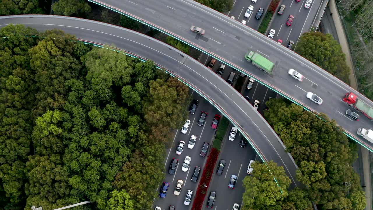 无人机拍摄的上海十字路口近景视频素材