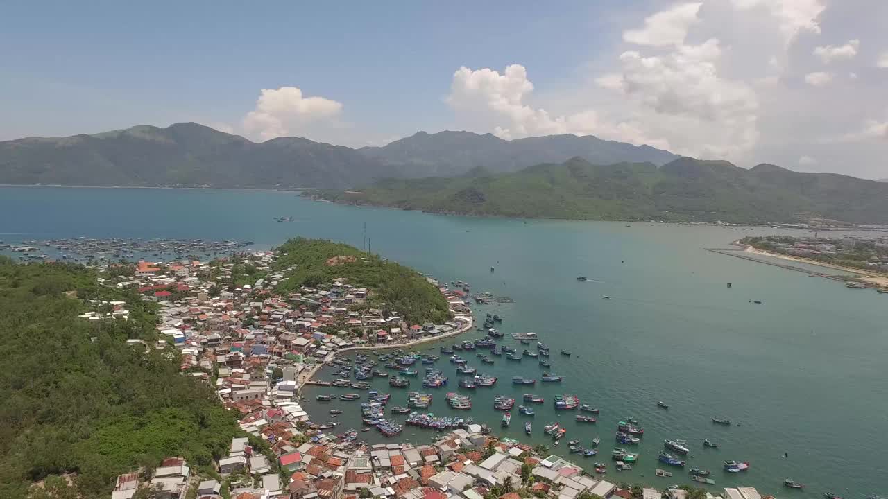 越南钦华省芽庄湾鸿潭岛视频素材