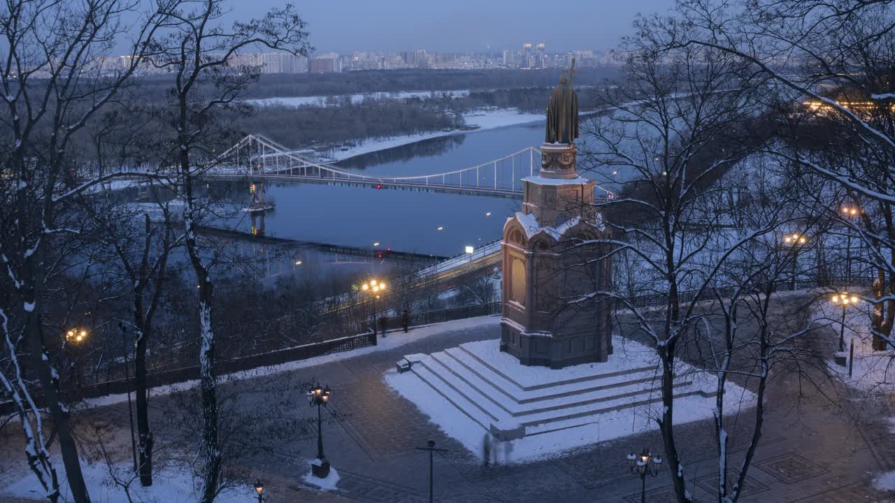 Volodymyr Velikiy在乌克兰基辅的延时视频视频素材