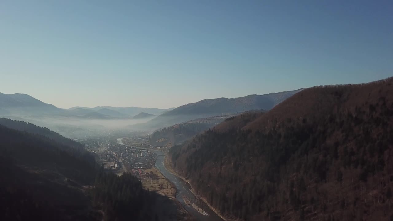 大自然在山中，风光秀丽，山清水秀scenerу。视频素材