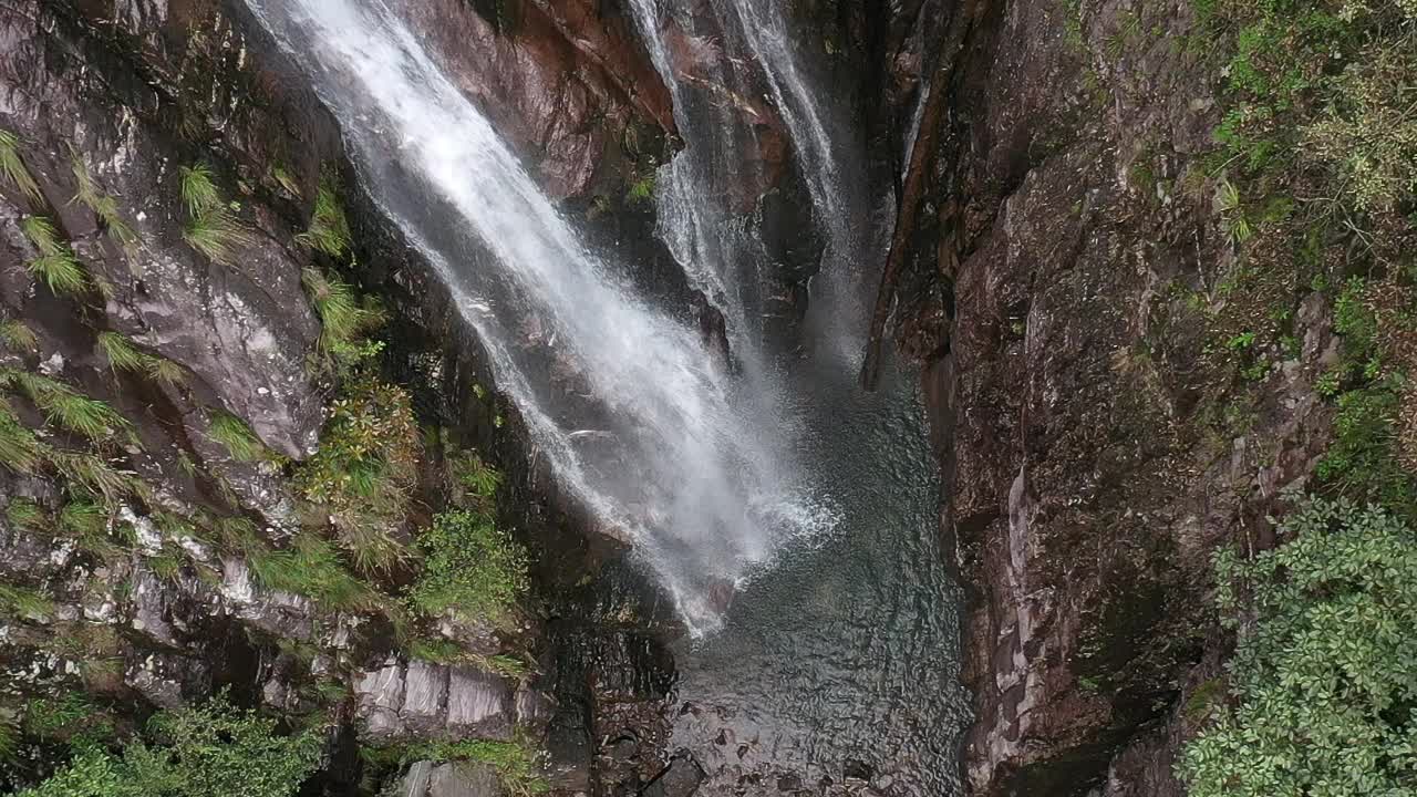 山瀑布视频素材