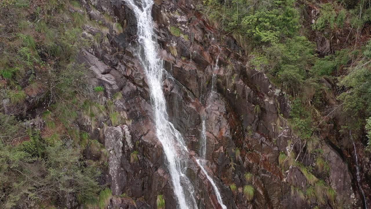 山瀑布视频素材