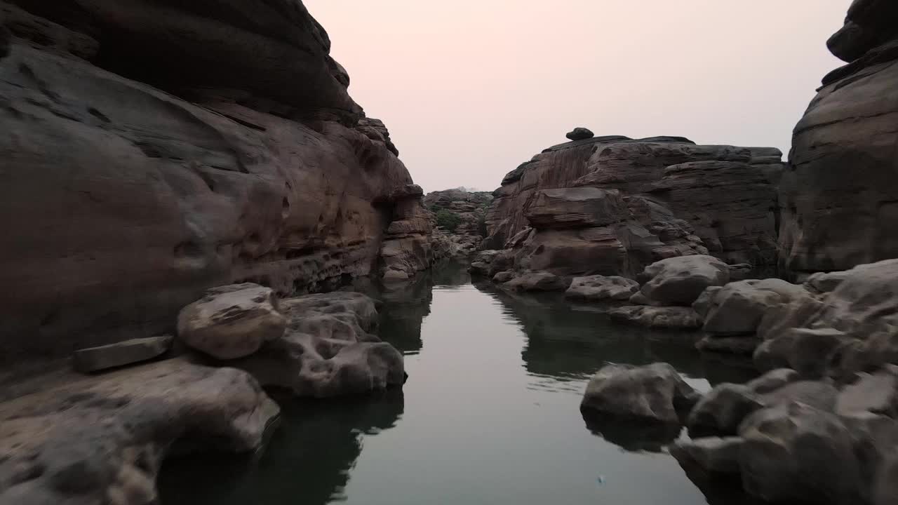 大峡谷傍晚的天然岩谷和湄公河风光视频素材