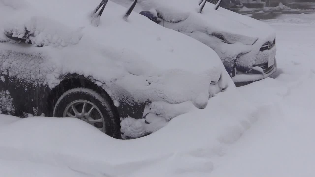 雪中的车辆，山形，日本视频素材