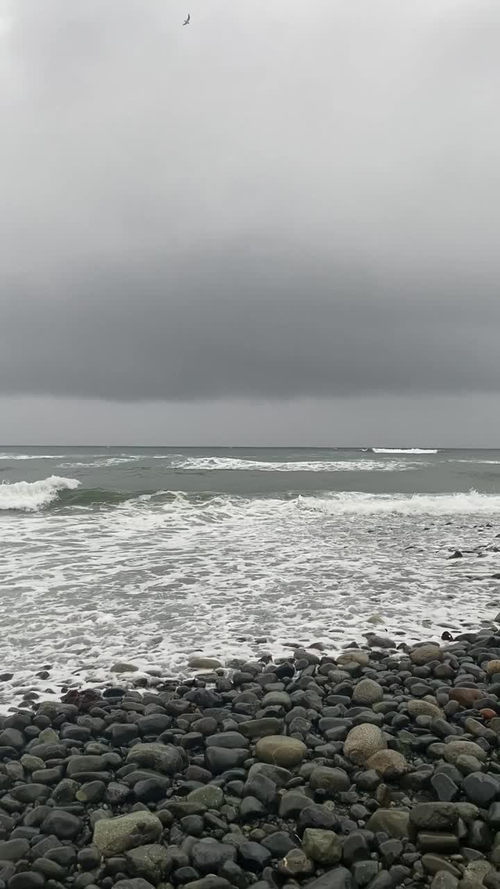 暴风雨天气。涨潮了。视频素材