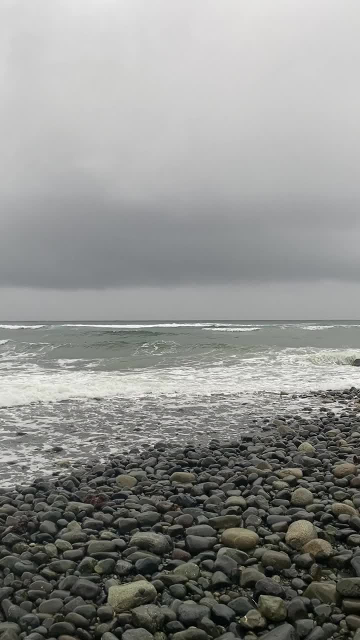 暴风雨天气。涨潮了。视频素材