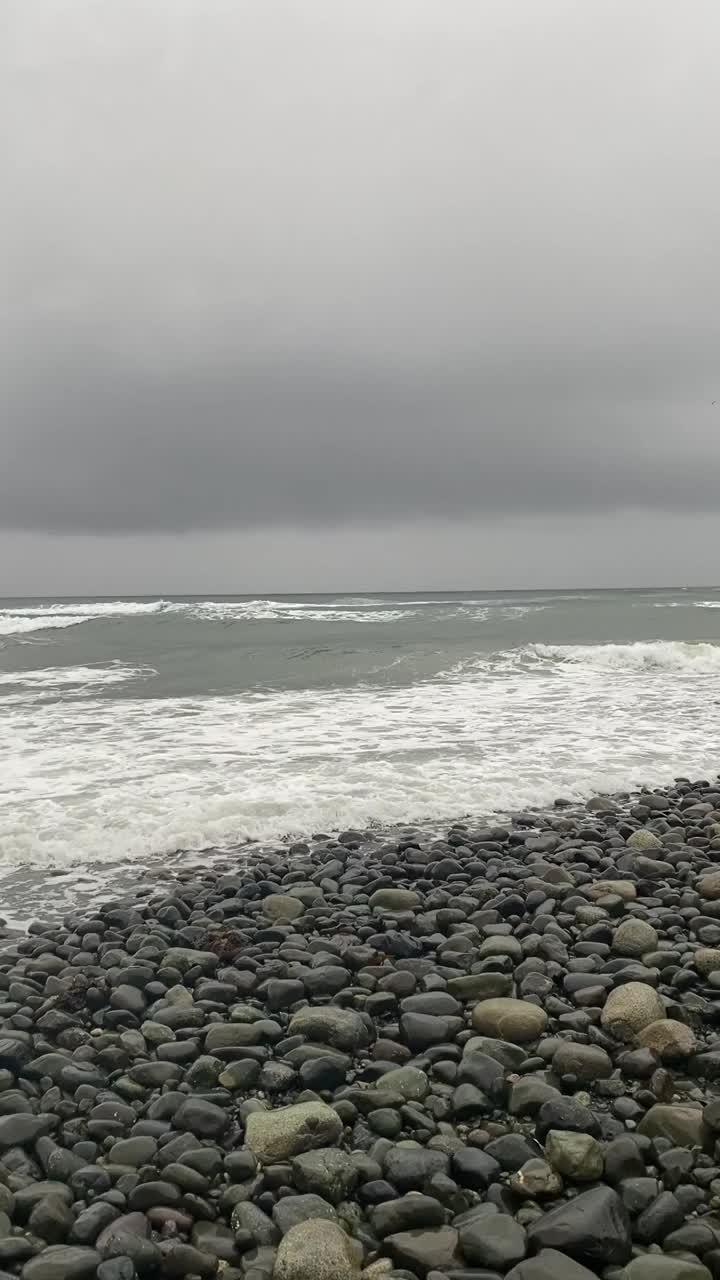 暴风雨天气。涨潮了。视频素材