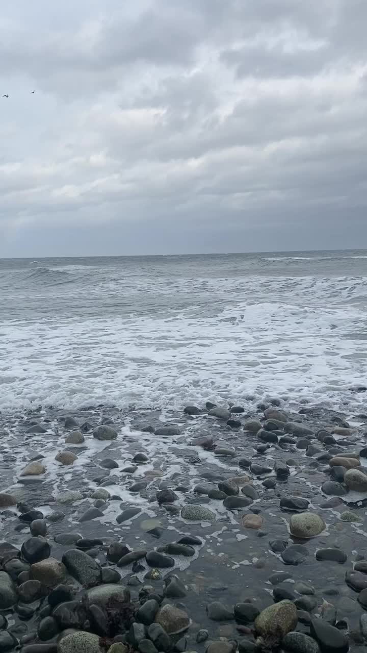 暴风雨天气。涨潮了。视频素材