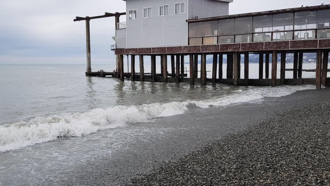 黑海沿岸的阴天。视频素材