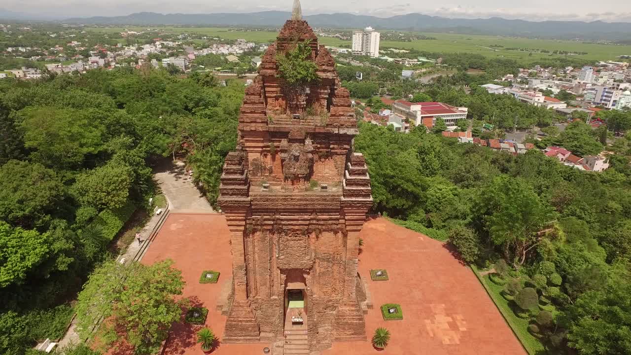 Nhan Tower:越南富颜省湛族的魅力(无人机拍摄)视频素材