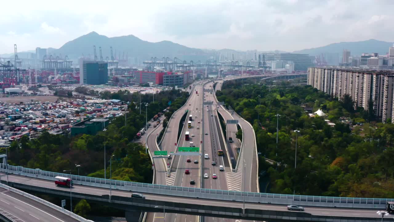 无人机在香港市区上空飞行视频素材