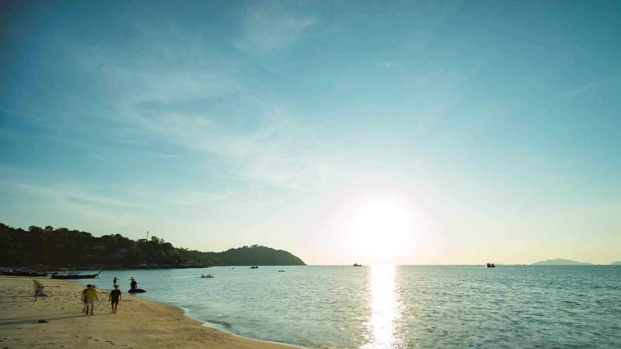 海边和日落在海滩，时间流逝视频视频素材