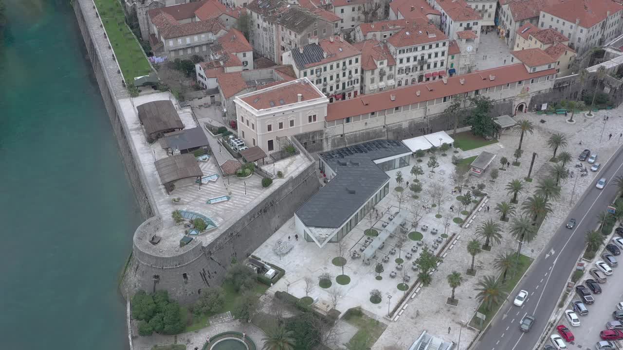 Old Kotor town的鸟瞰图视频下载