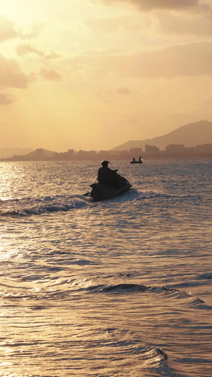 海上日落时视频素材