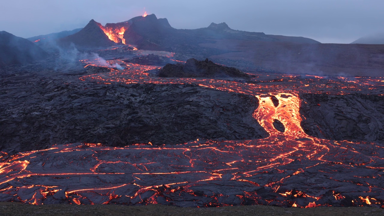 法格拉达斯夫亚尔火山喷发熔岩4k Dlog视频素材