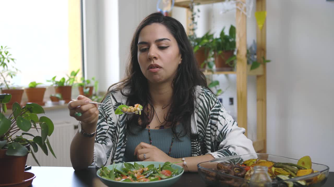 吃素食的女人视频下载