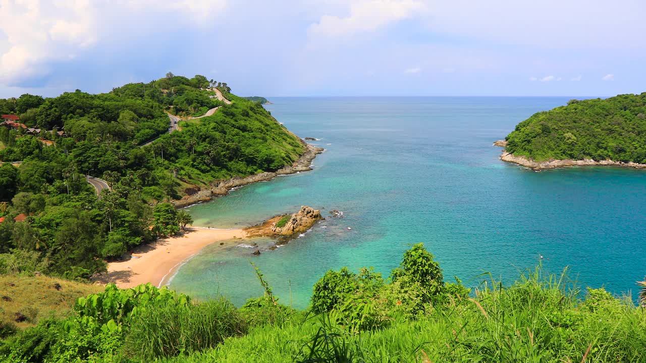 普吉岛海滩海，海滩海在夏天的阳光。视频下载