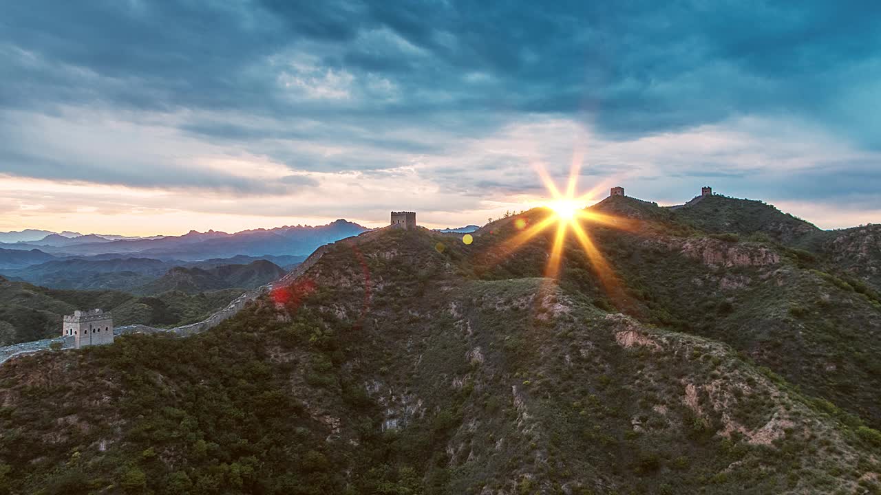 阳光下的中国长城视频素材