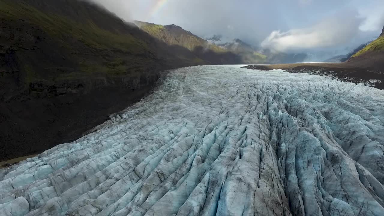 Kviarjokull冰川-鸟瞰图视频下载