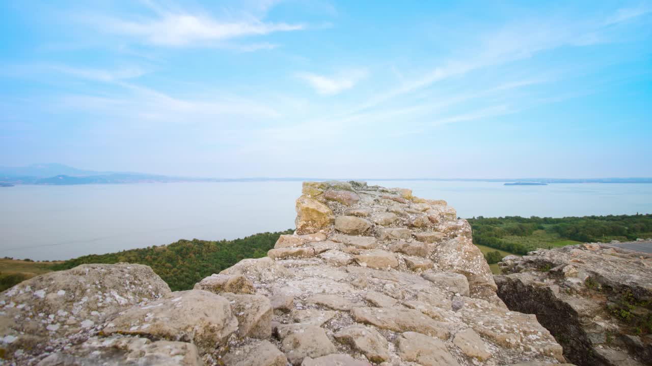 美丽的加尔达湖全景视频素材