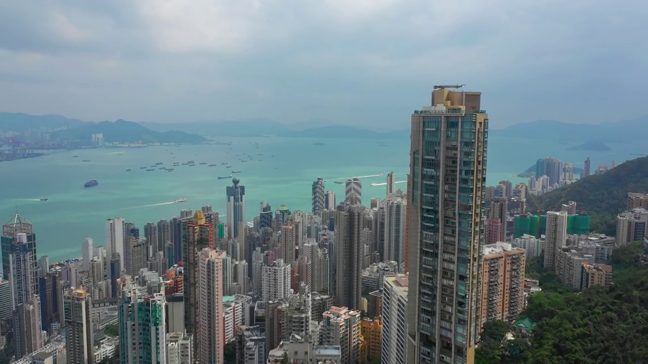 晴天香港城市景观维多利亚港交通空中全景4k视频素材