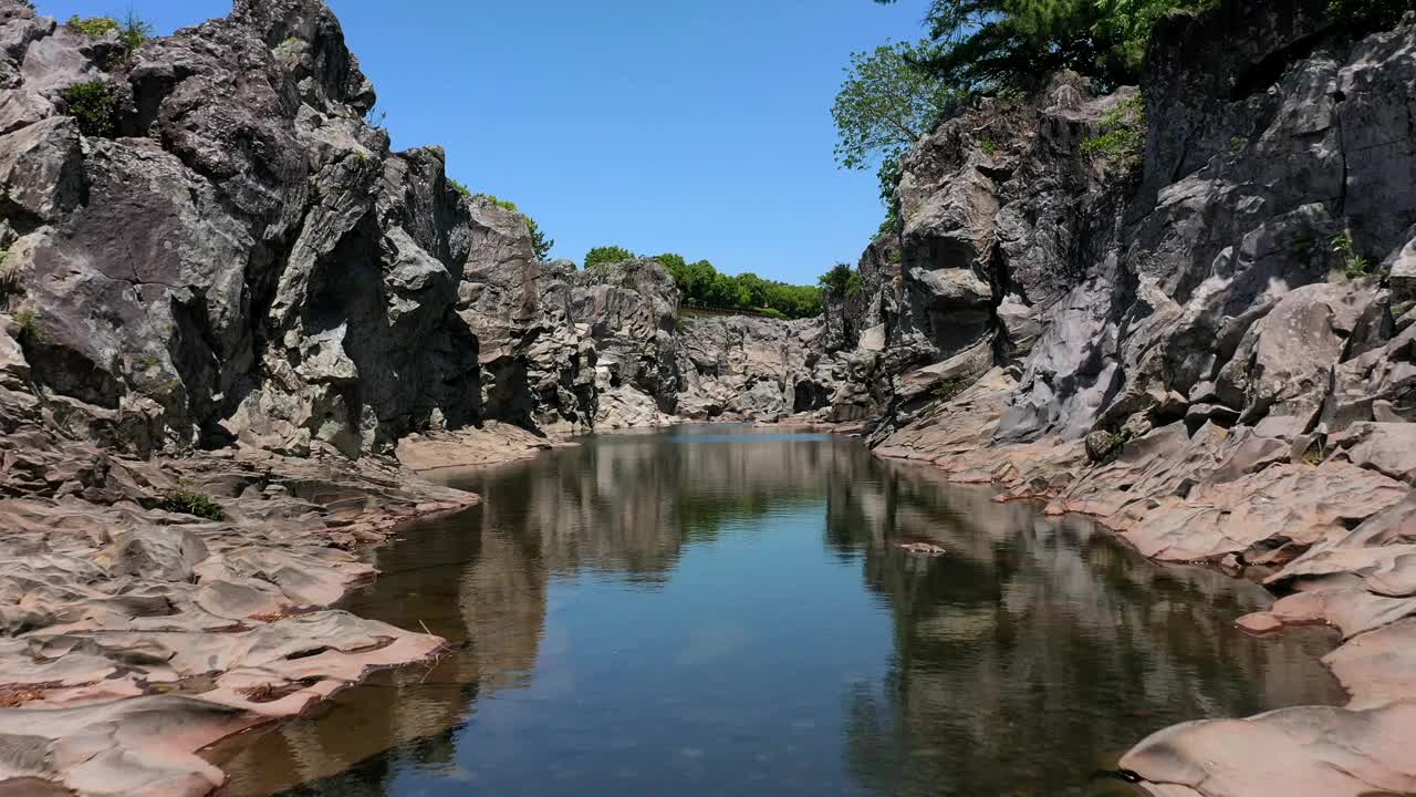 韩国济州岛西归浦市肃石谷河口风景视频素材