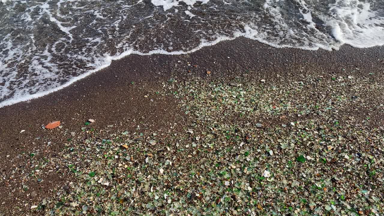 俄罗斯海参崴的玻璃海滩视频素材