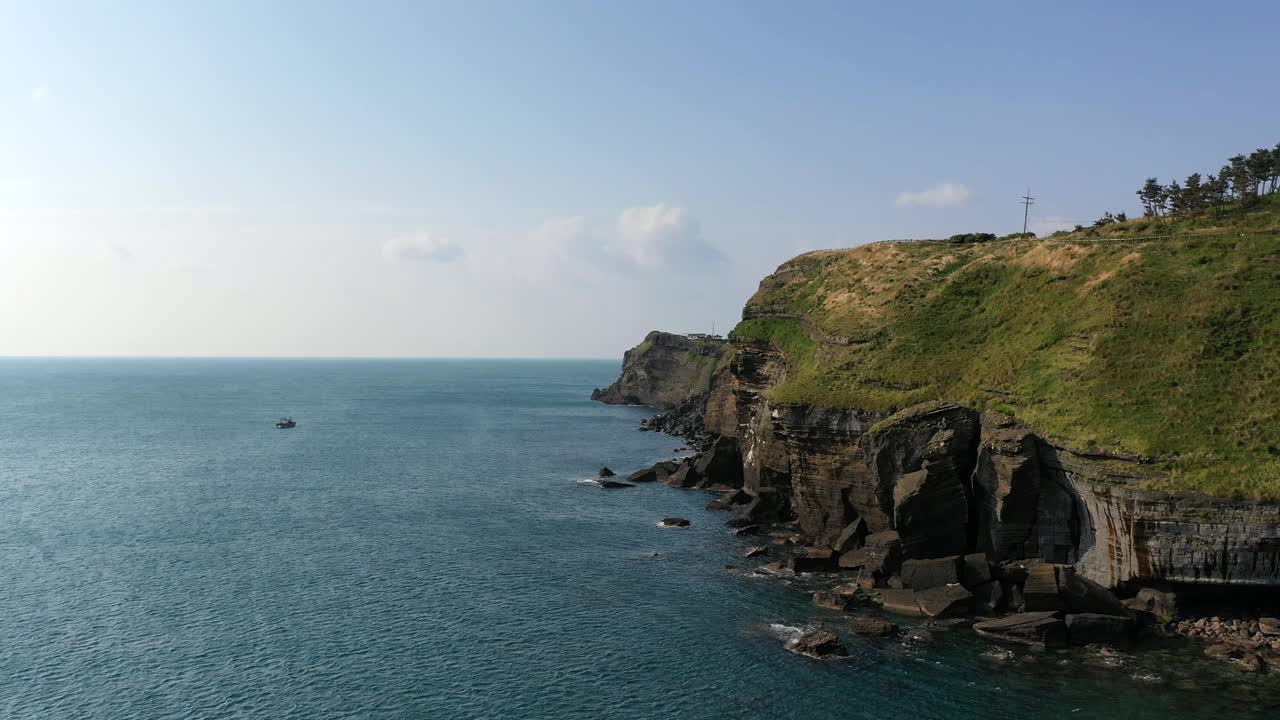 松岳山周围的海景/西归浦，济州岛，韩国视频素材