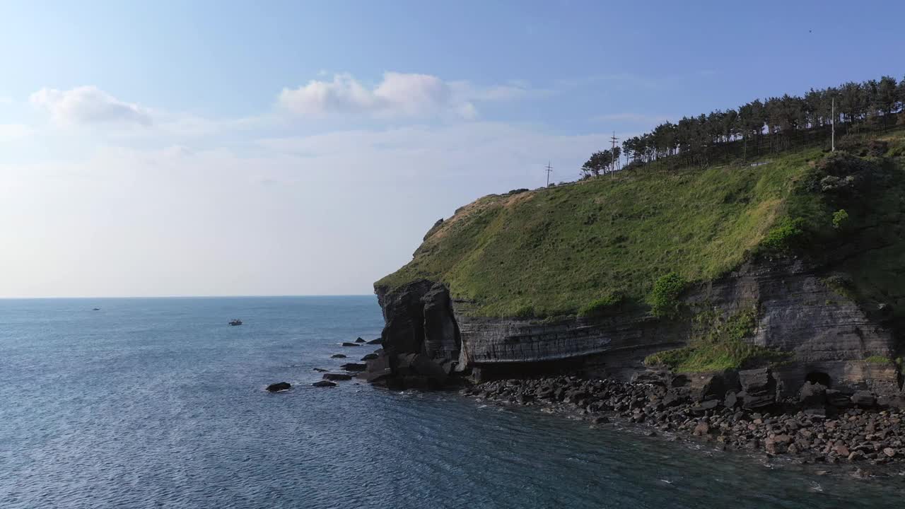 松岳山周围的海景/西归浦，济州岛，韩国视频素材