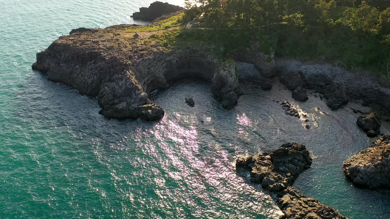 韩国，济州岛，西归浦市，外岛盖海塔的风景视频素材