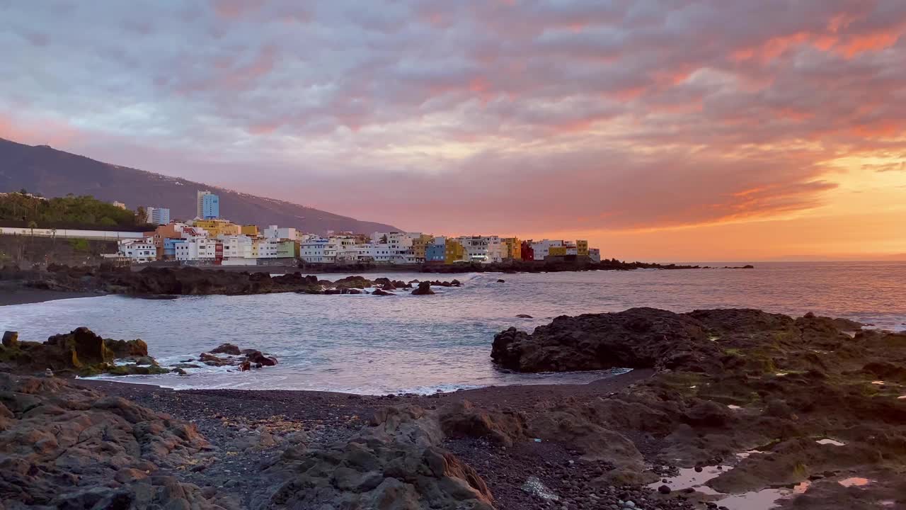 Puerto de la Cruz海岸的日落视频素材