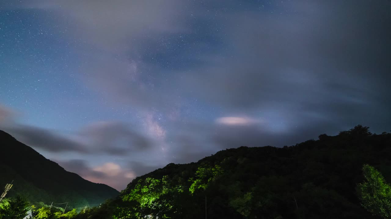 江原道麟蹄郡gombaeringpass的夜空视频素材