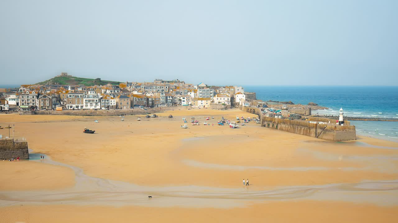 圣艾夫斯岬，Porthgwidden海滩，Bamaluz海滩，圣艾夫斯港，康沃尔，英国。视频素材