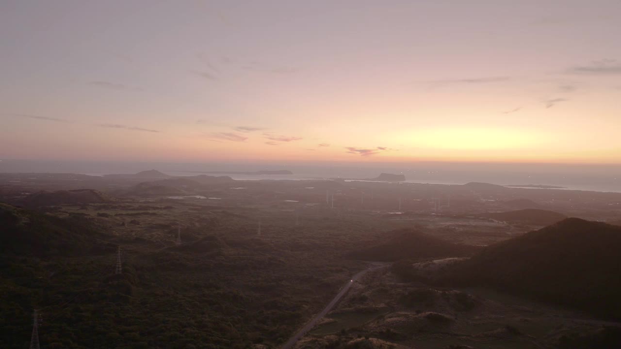 韩国济州岛的深秋，寄生火山的日落景色视频素材