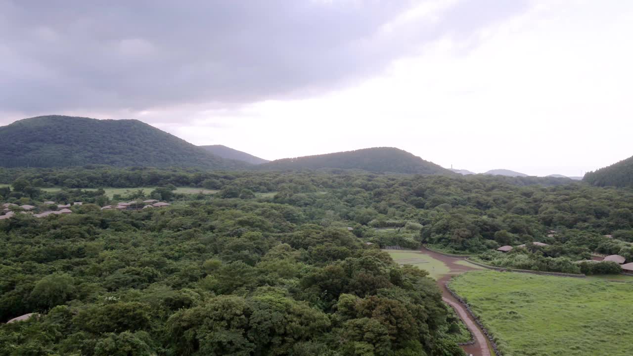 秋天的九川郡济州石公园日落景色/济州岛济州岛视频素材