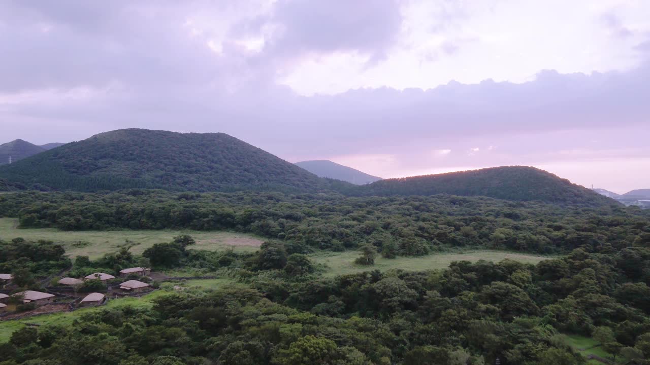 秋天的朝川郡日落/韩国济州岛视频素材