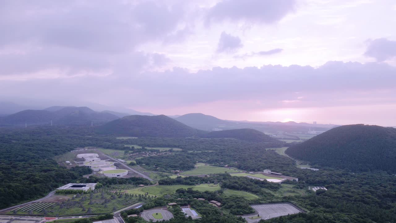 秋天的九川郡济州石公园日落景色/济州岛济州岛视频素材