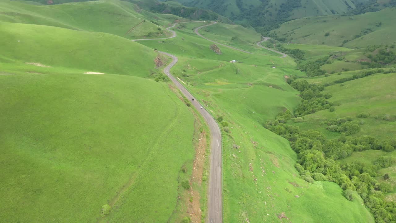 空中俯瞰山路视频素材