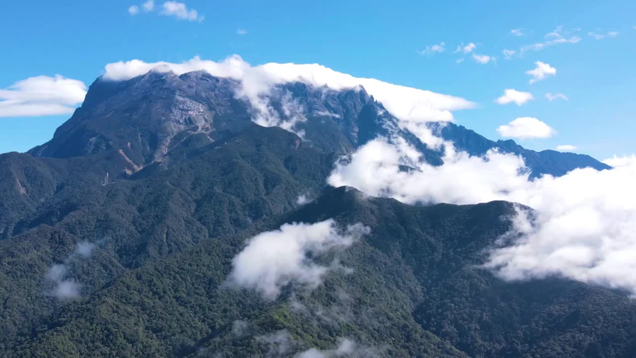 在Kundasang Ranau Sabah的Kinabalu山的特写镜头视频素材