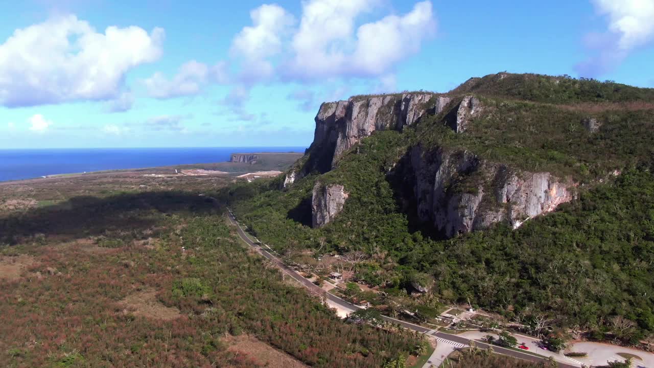 自杀悬崖的海景/塞班岛，北马里亚纳群岛视频素材