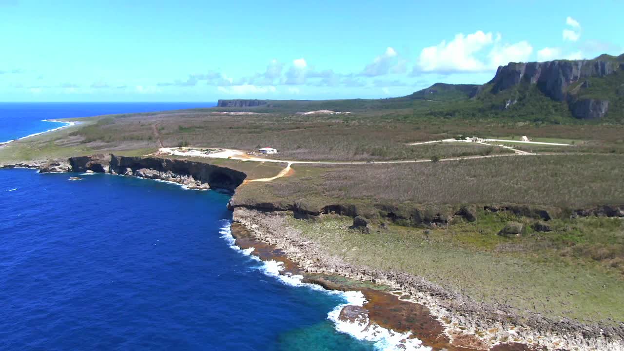 Banzai Cliff / Saipan，北马里亚纳群岛的海景视频素材