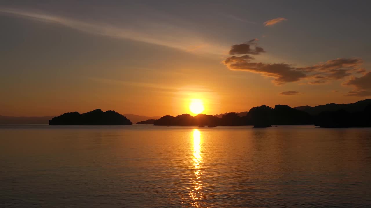 海景，早晨的岛屿。热带岛屿的日出视频素材